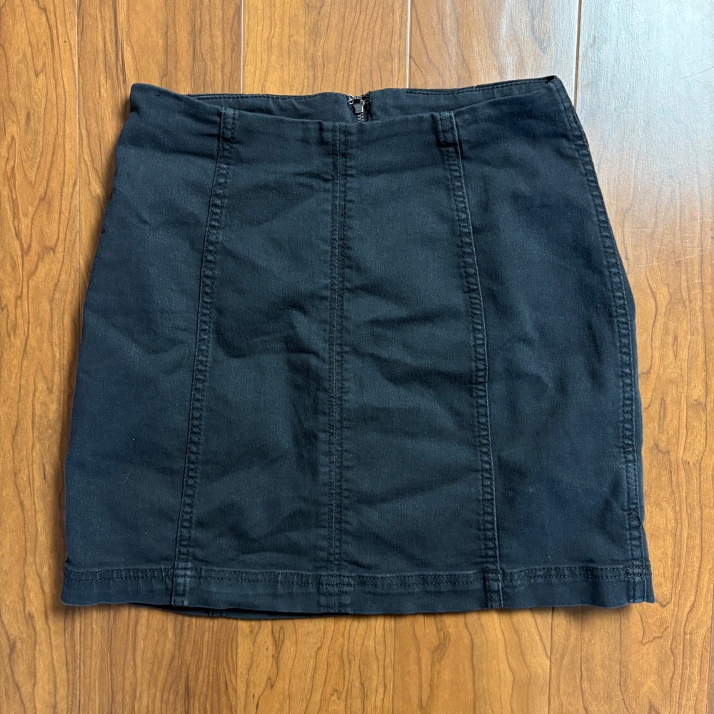Free People Modern Femme Black Denim Mini Skirt Size 2 High Waisted Zip Back